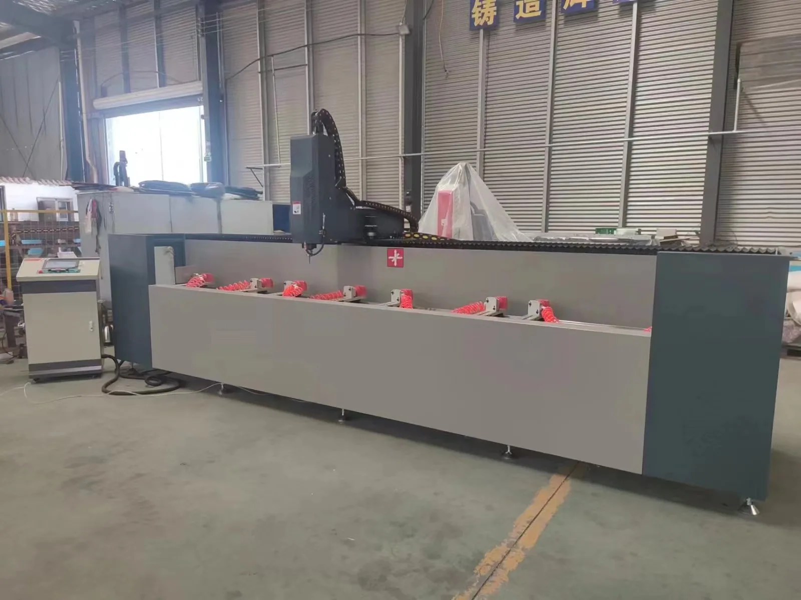9 кВт Главный шпиндель высокоскоростное алюминиевое окно cnc фрезерный сверлильный станок с инструментами функция автоматической замены