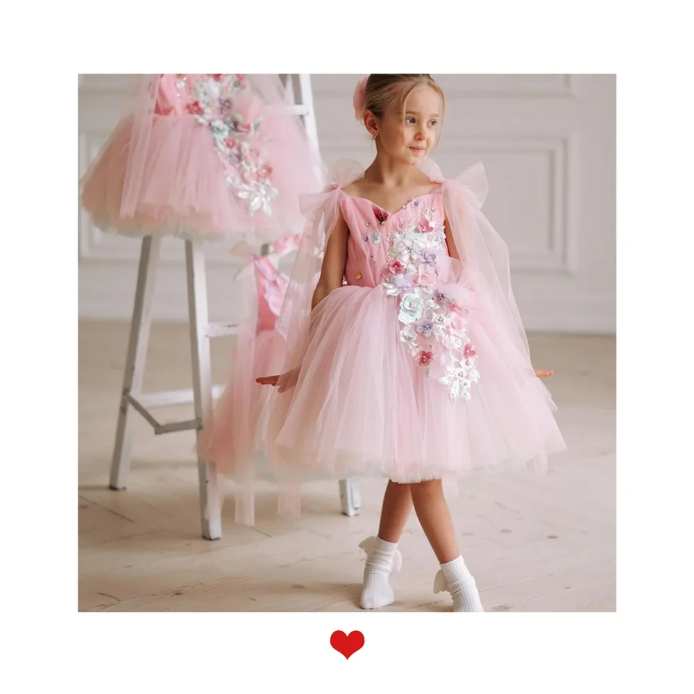 Детское кружевное платье с аппликацией