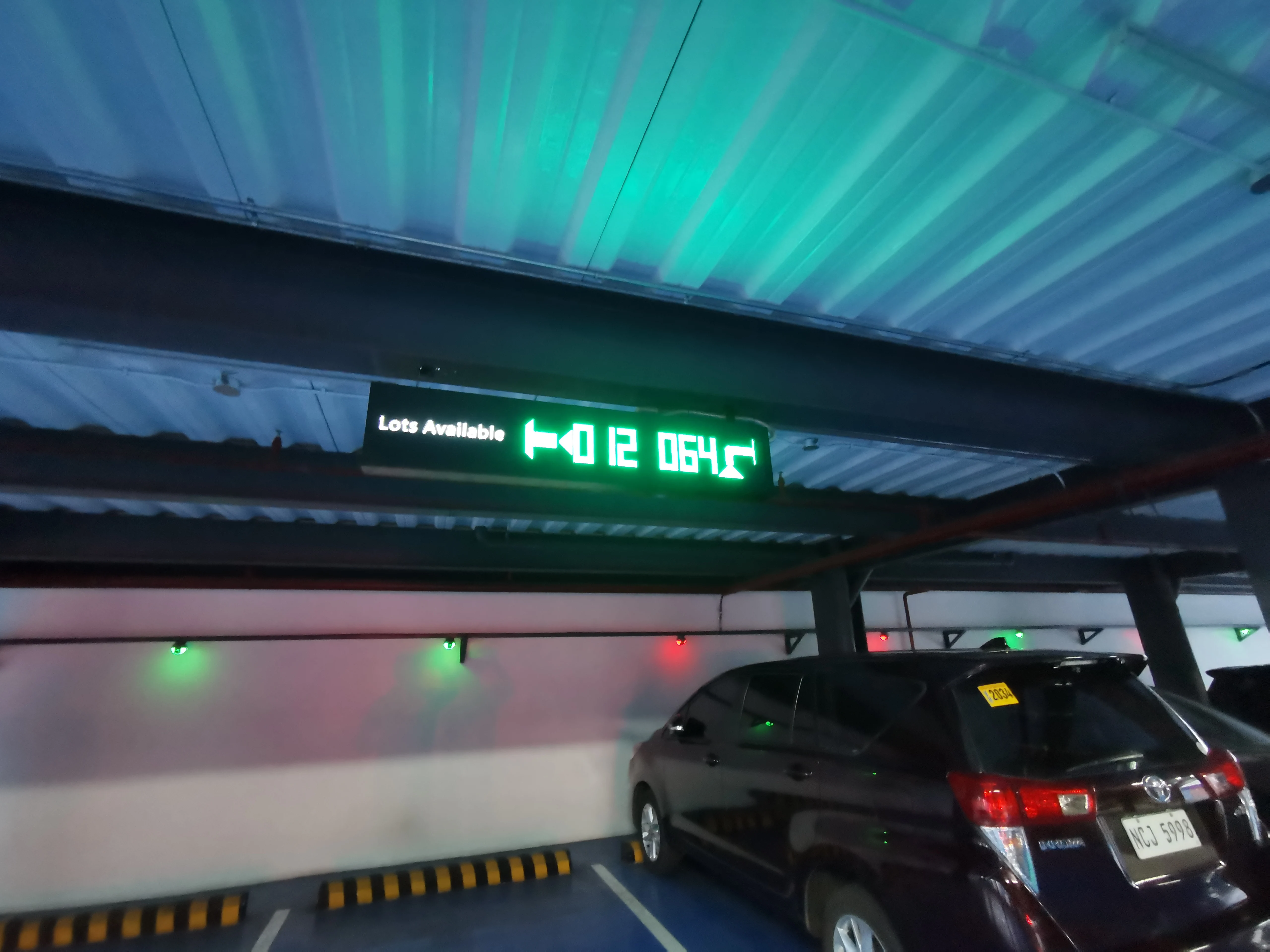 Ibeacon Parking Guidance Camera Smart Vehicle Parking Space Management System