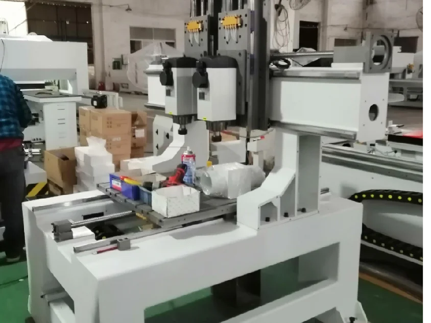 R-6060 The gadget is a small desktop mini CNC router machine. Making hobbies like small toys