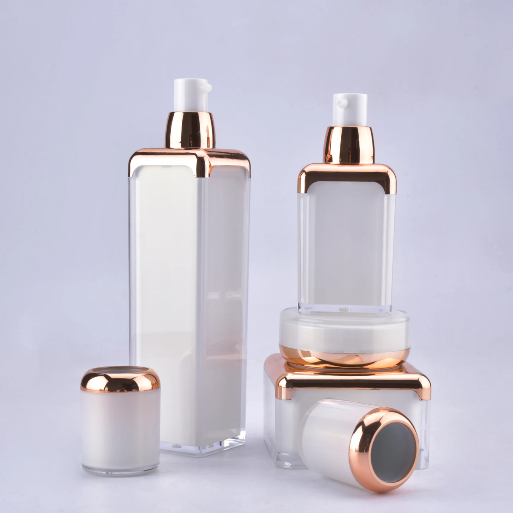 UU package emballage cosmetique flacons de luxe emballage acrylique tube carre blanc