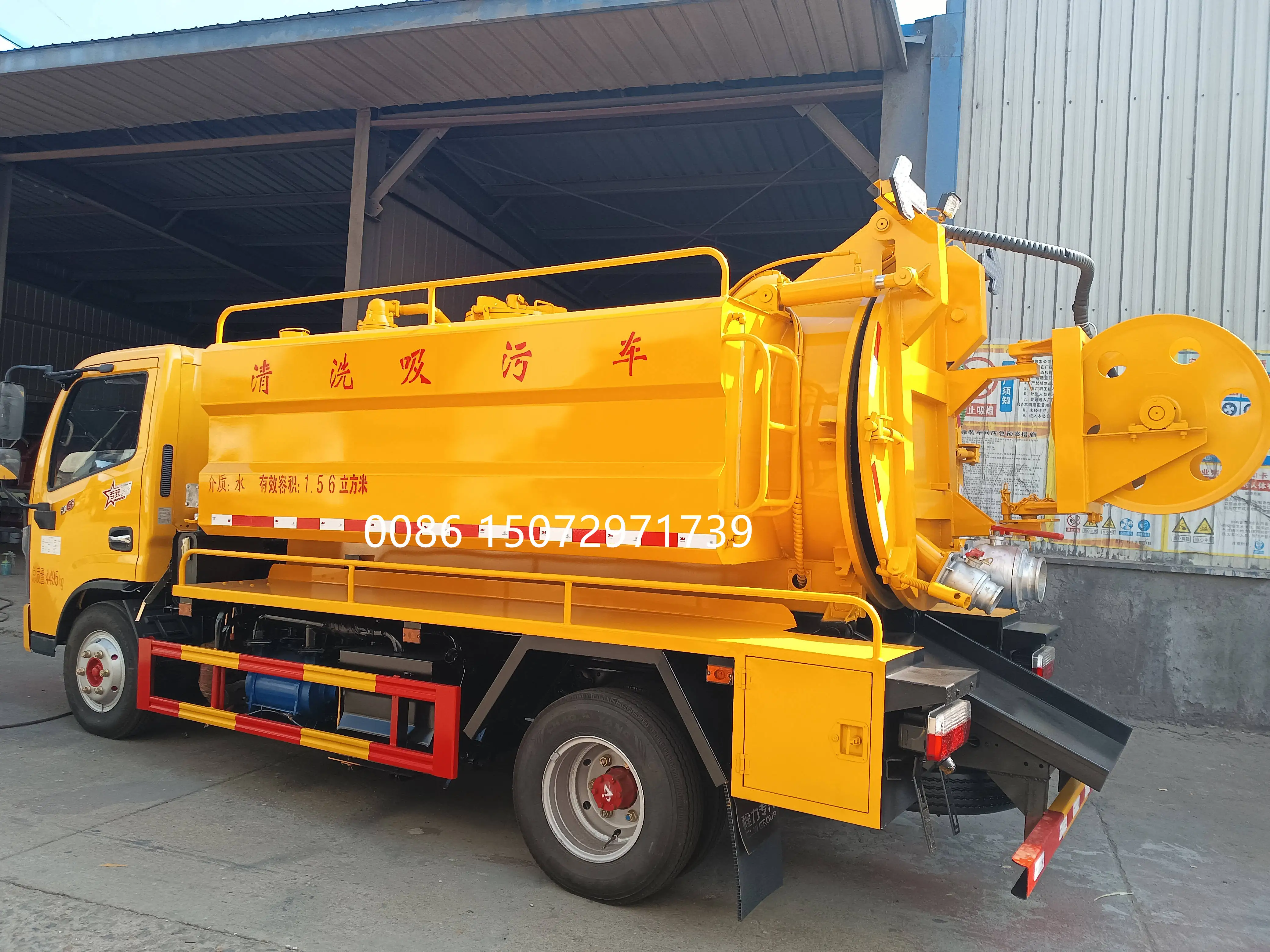 Dongfeng небольшая машина для всасывания сточных вод с 6-квадратным септиком очистки канализации