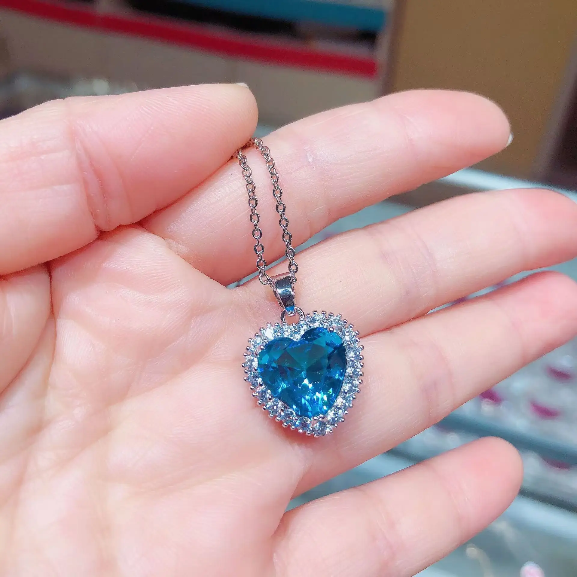 Luxury Big Crystal Heart Pendant Necklace for Women Rhinestone  Heart Of Ocean Blue Heart Love Jewelry