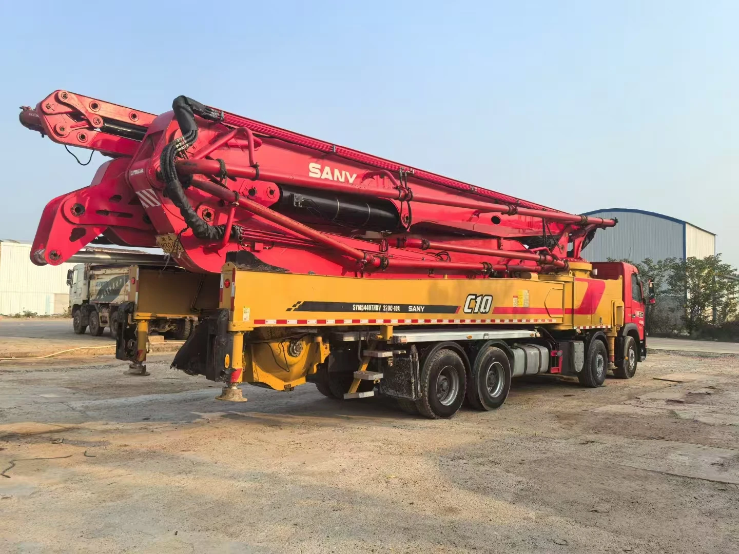 China Top Brand 62m Truck Mounted Boom Pump Diesel Powered Concrete Placer Featuring Core Components Engine and Motor for Sale