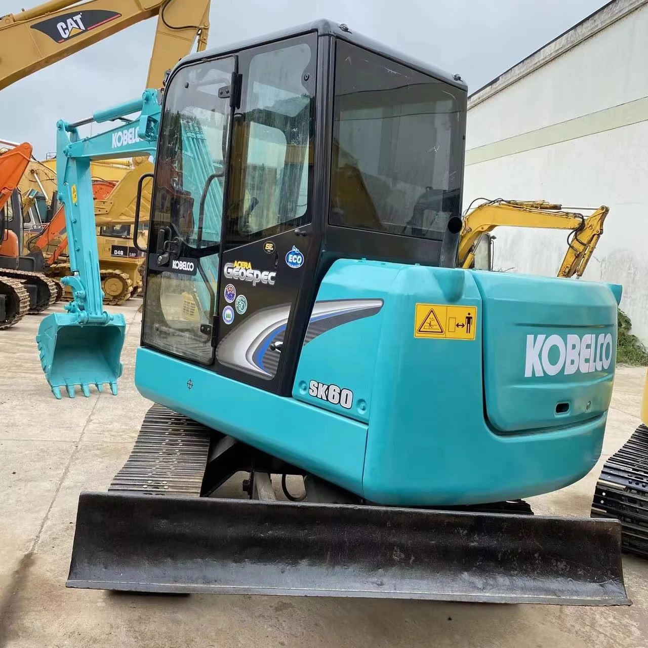 Kobelco SK60 Used Mini Excavator Machine 20ton 3ton 5ton with Cummins Engine Pump Motor Gearbox Gear Operating Weight