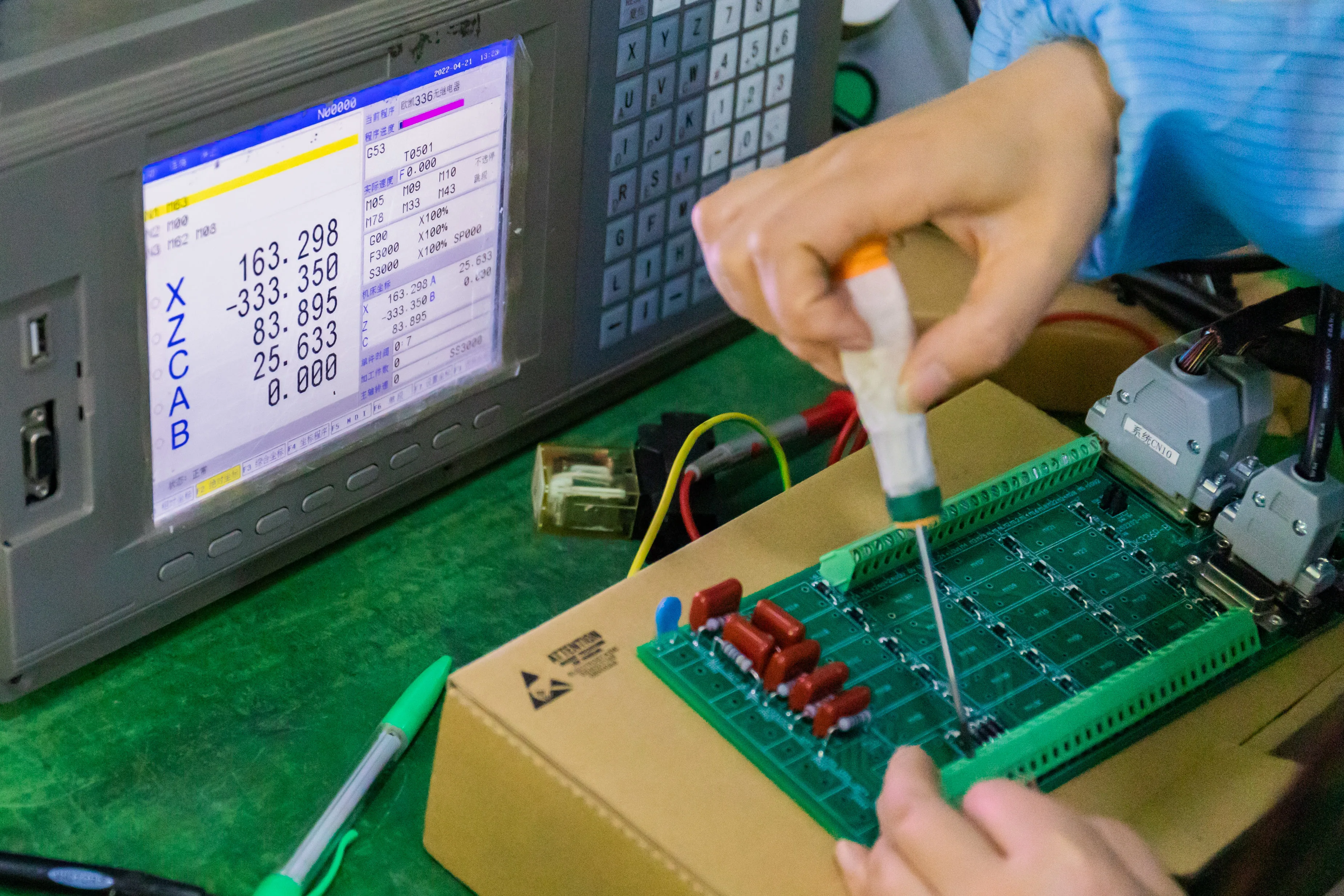 NEWKer pc based lathe cnc controller kits and cnc milling controller similar with fanuc controller