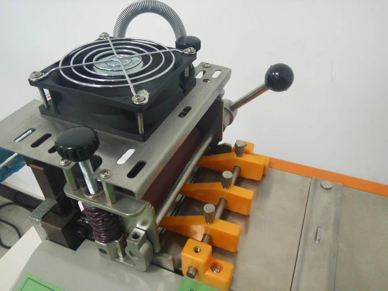 Hot and cold cutting machine ribbon cutting machine Fabric cutting machine logo ribbon scuttling equipment RN-QDJ