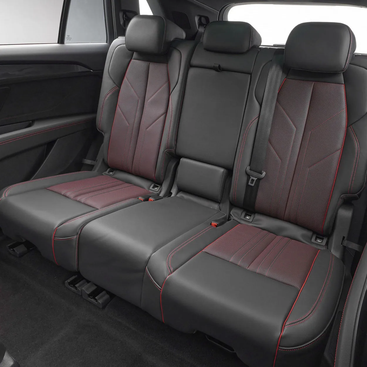 Luxurious Audi Q5 E-Tron 2024 Electrical Car High Speed New Energy Vehicle 4 Wheel Drive Pure Electric Car