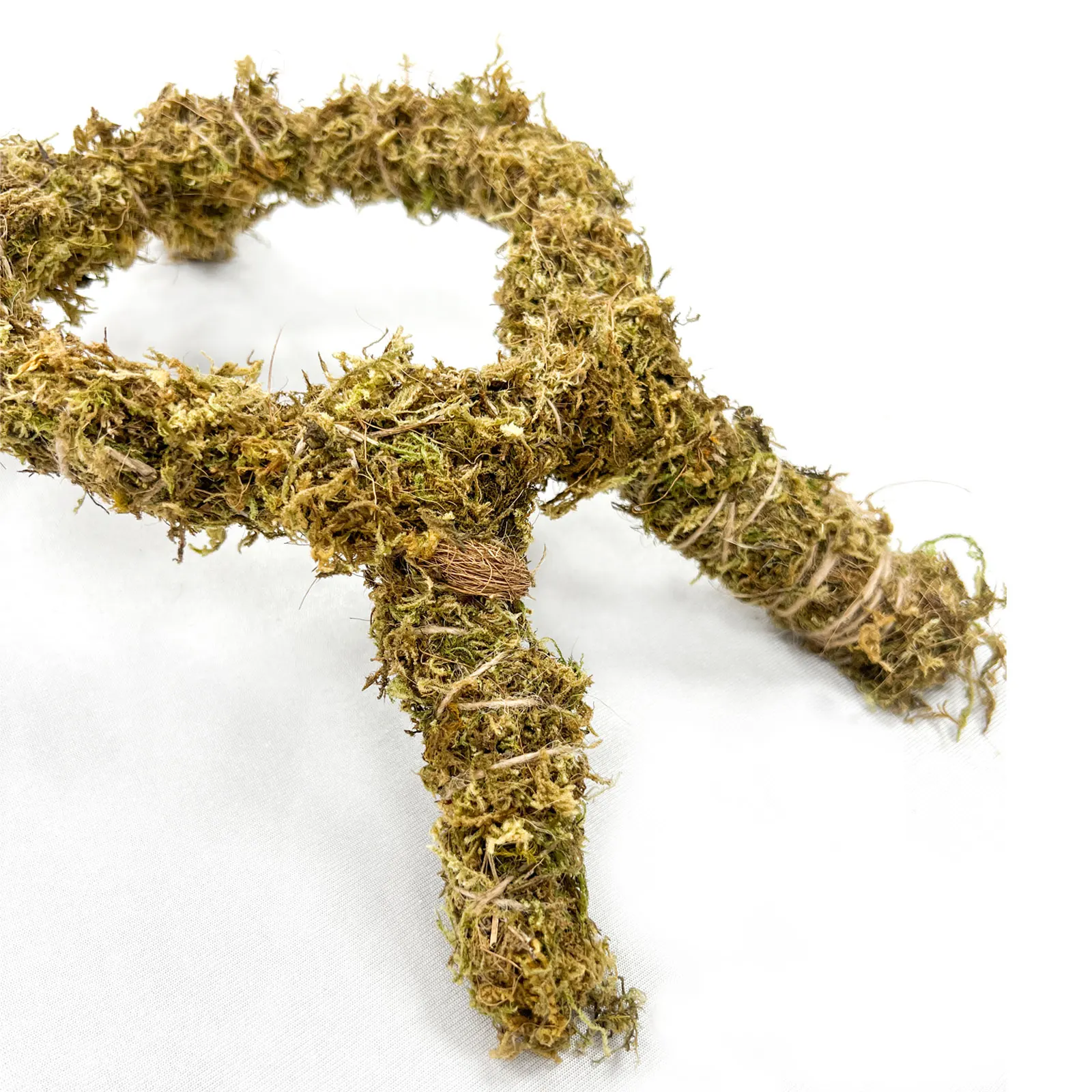 Moss-Covered Four-Legged Rack, Ideal Playground for Aquatic Creatures and Hermit Crabs