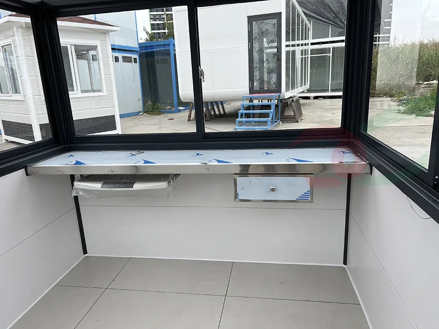 Outdoor Prefabricated Portable Sentry Box Steel Structure Security Toll Booth Luxury Prefab Guard House