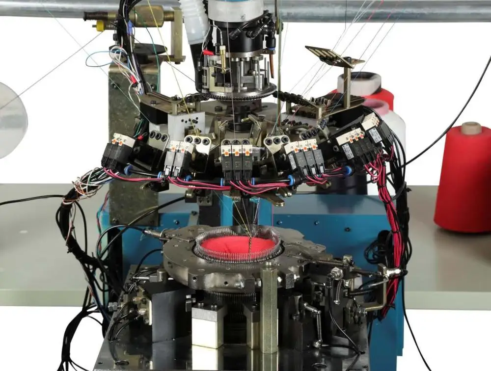 YT-6166 низкая цена полностью автоматический компьтеризированная машина для обувь на плоской подошве с украшением; Цвета машинка вязания носков изготовления верха обуви.