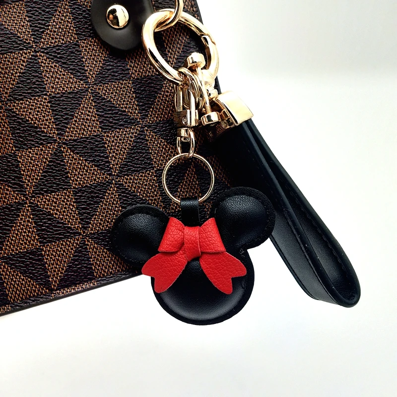 New Style Designer Fashion MK Pompom Bag Charms PU Leather Car Key Chain Accessories Custom Luxury Fur Keychain