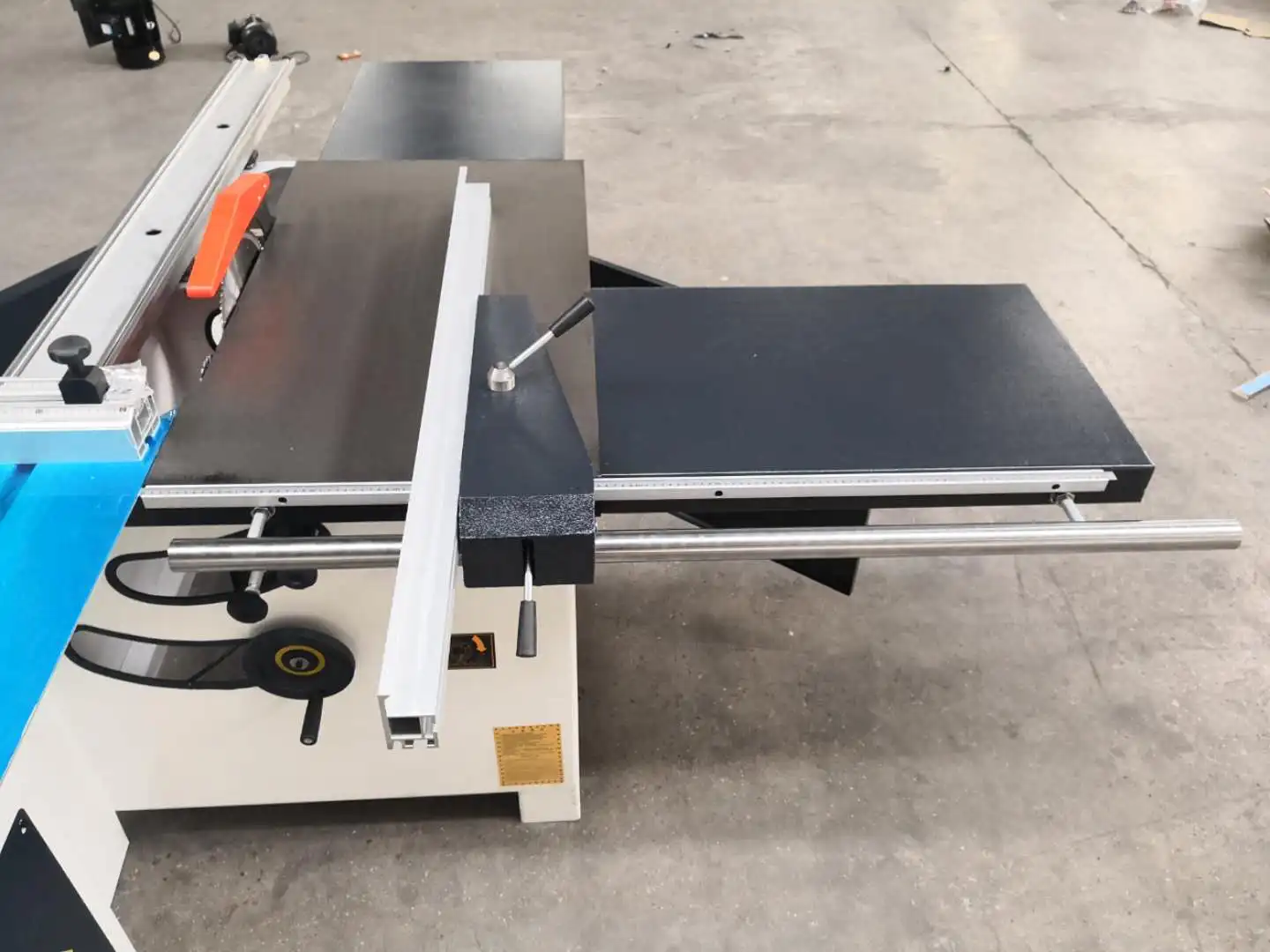 Деревообрабатывающая панельная пила 45 градусов, скользящий стол, пильный станок