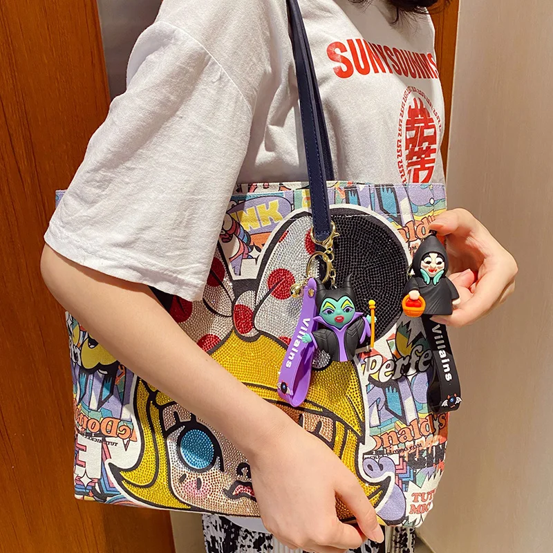 BaiMao personality 3d cartoon witch queen pendant key ring PVC resin custom car key key chain