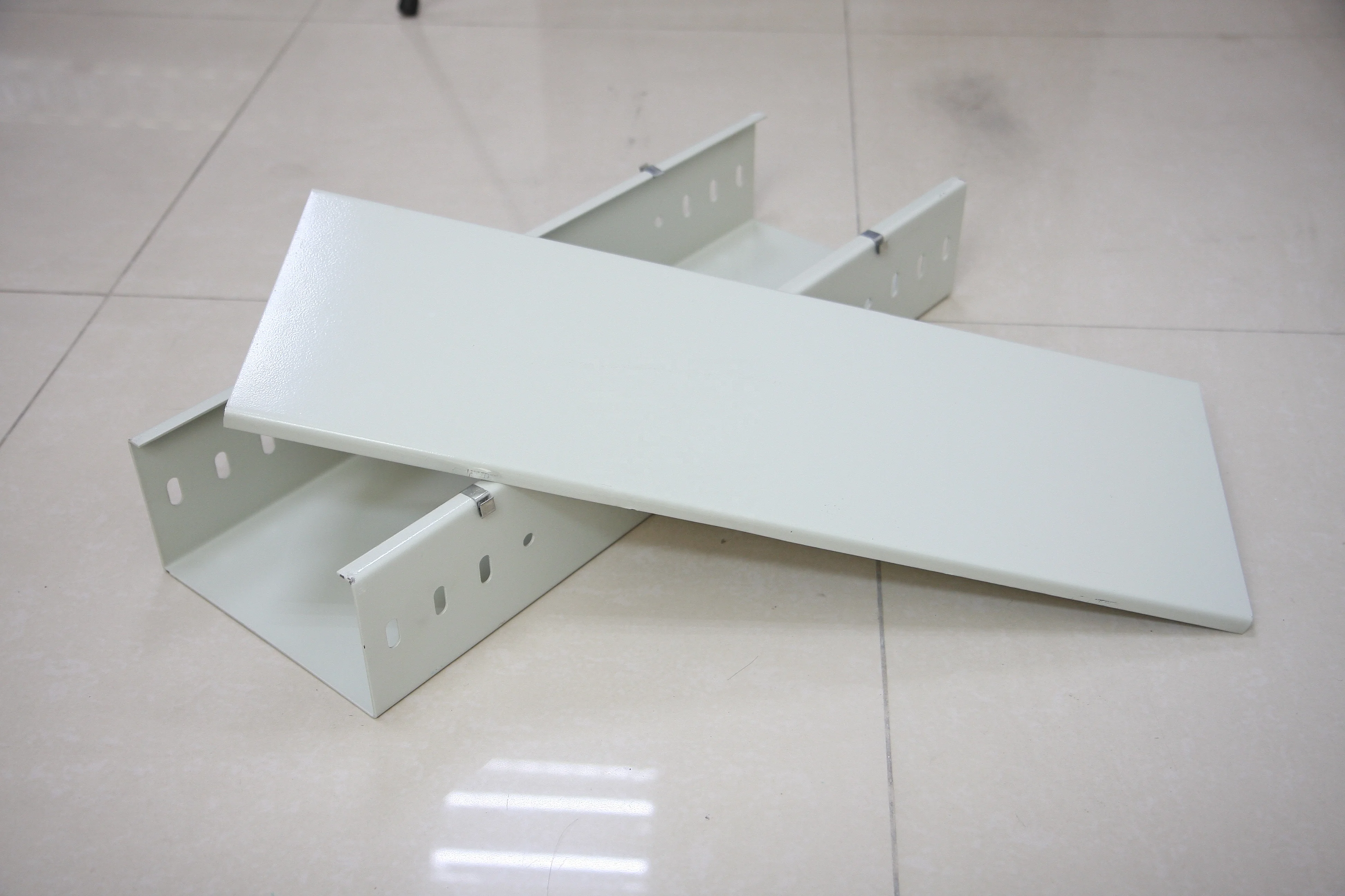 Wholesale Durable Using Electrical Raceways Cable Tray Waterproof Cable Trunking