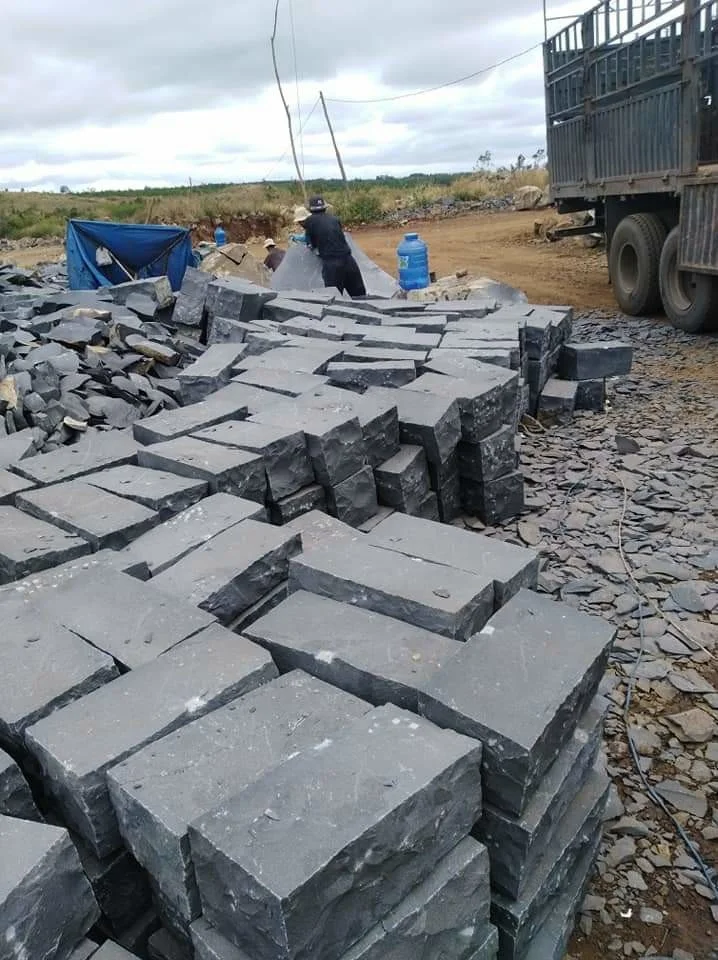 Grey Pink Yellow Granite Loose Lump Big Cube Stone For Wall Covering and Floor application