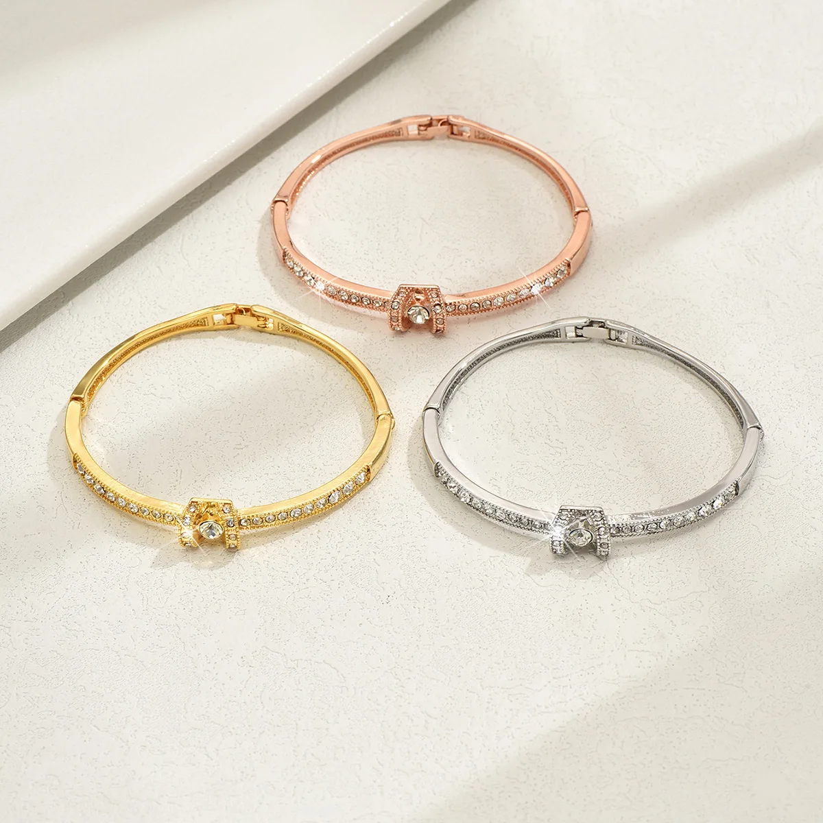 Hot-Selling Wholesale Accessories: Stylish Girlfriend Bracelet & Internet Celebrity Jewelry