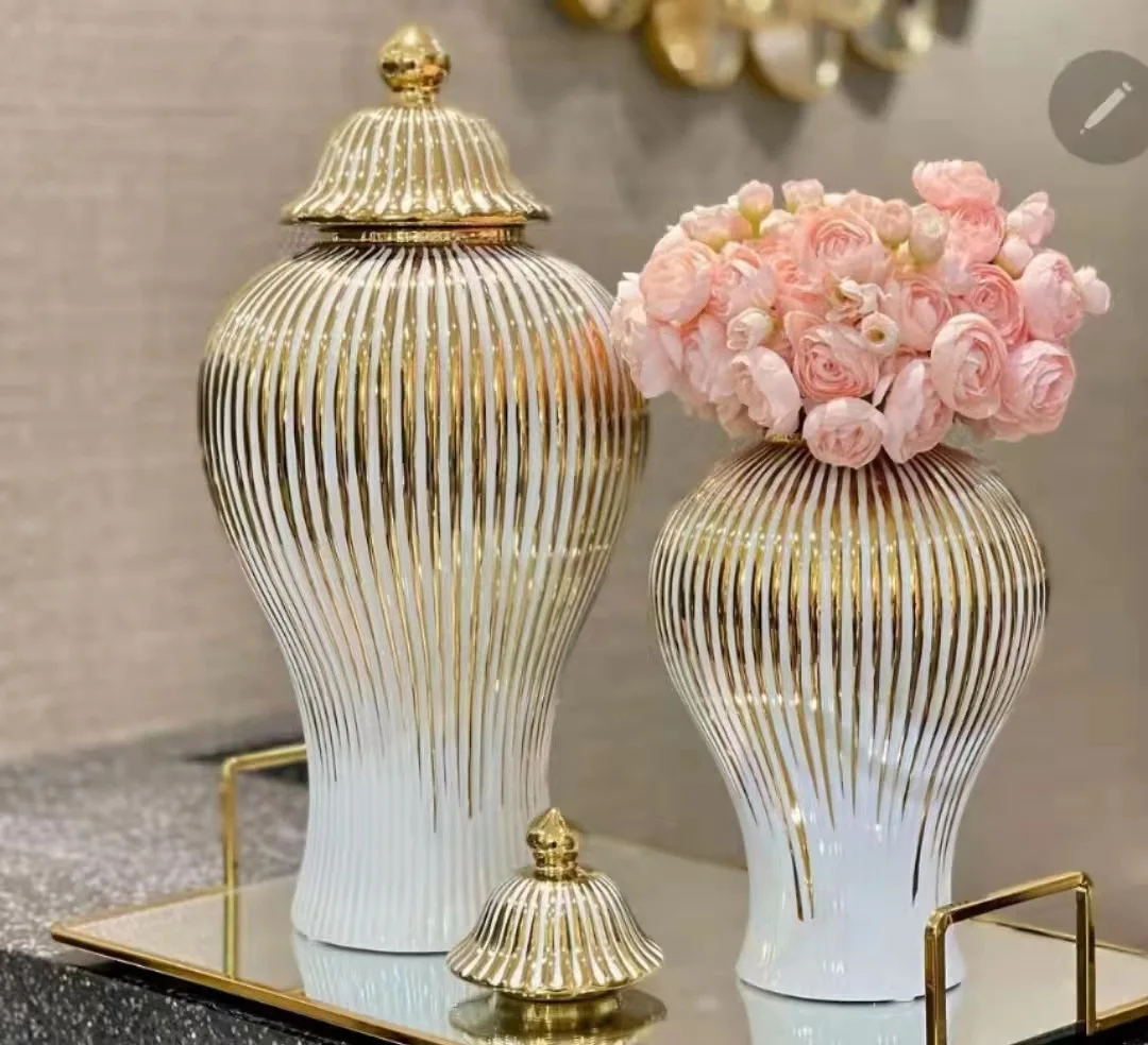 Elegant Ceramic Flower Vase With Electroplated - Decorative And Functional Flower Vase For Home Or Office