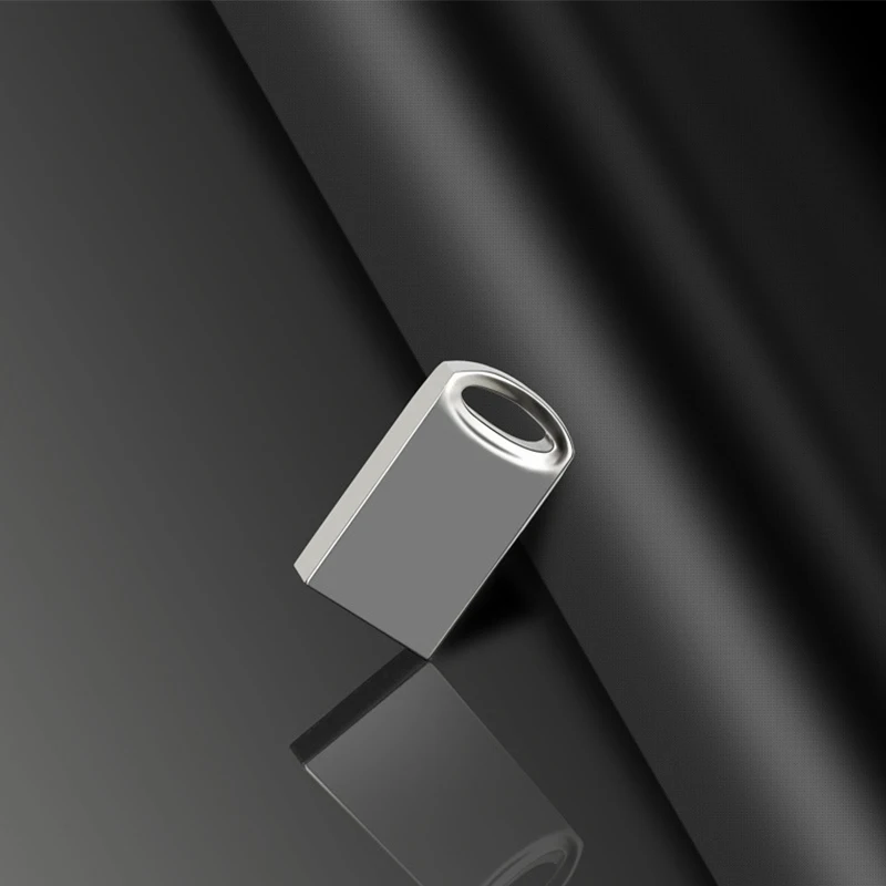 USB-флеш-накопитель с логотипом