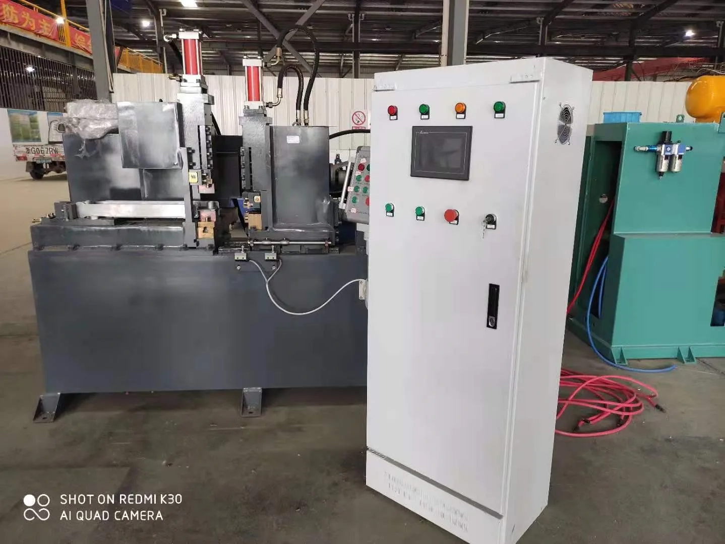 Aluminum alloy cold chamber die casting machine to make radiator