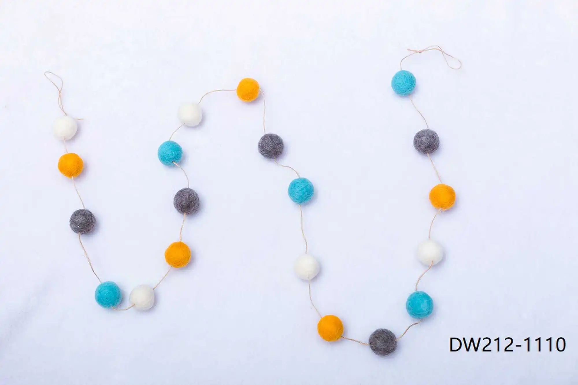 Christmas Tree Shaped Wool Balls Hot Products 2022 Trending Colorful Wool Felt Balls Christmas Hanging Pendants for Window