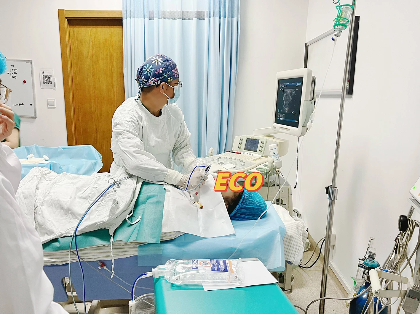 Thyroid disposable microwave therapeutic antenna with microwave ablation machine