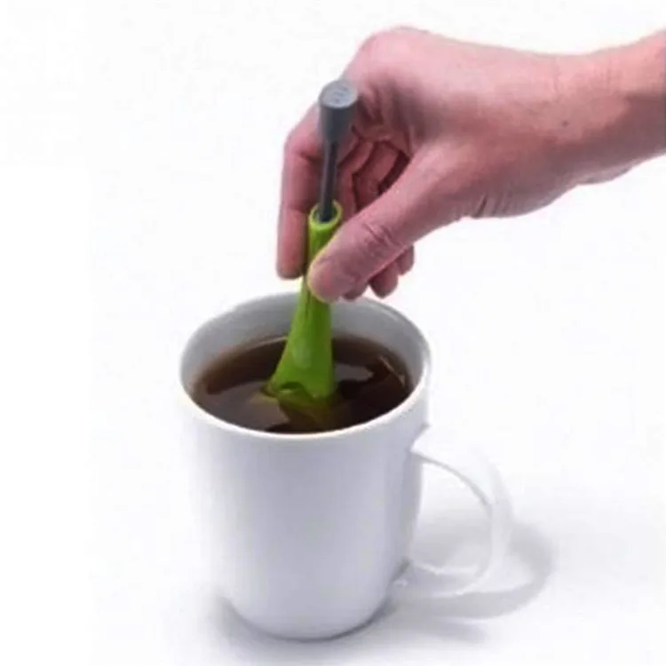 Hot Sale Food Grade Tea&Coffee Strainer Tea Infuser Gadget with Push Handle Drip Tray  Plastic Tea Filter