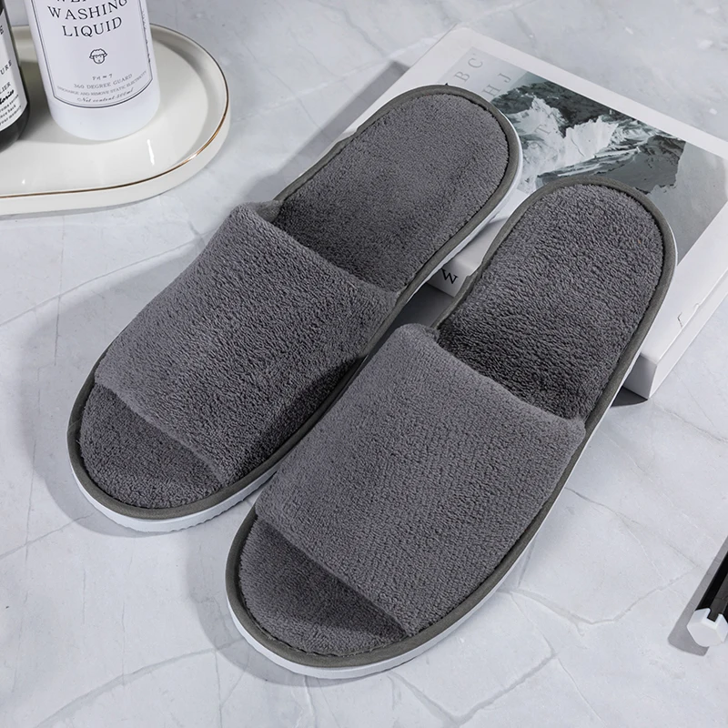 Custom Logo Luxury 5 Star Hotel Grey Open Toe Recycling Coral Fleece Hotel Slippers For Guest