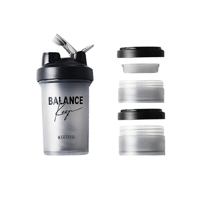 Hot selling   gym portable sports bottle  fitness plastic water mug  500ml BPA-free protein powder shaker cup