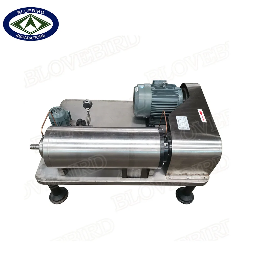 Laboratory decanter centrifuge for solid-liquid separation