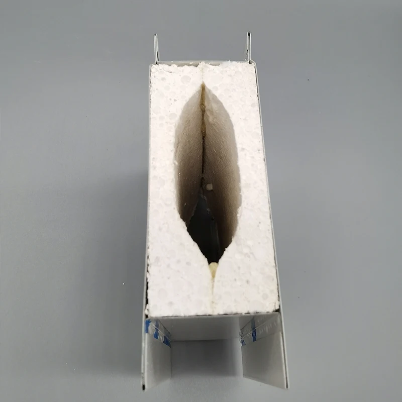 Magnesium sulphide oxide board with good fire resistance and strong shock resistance