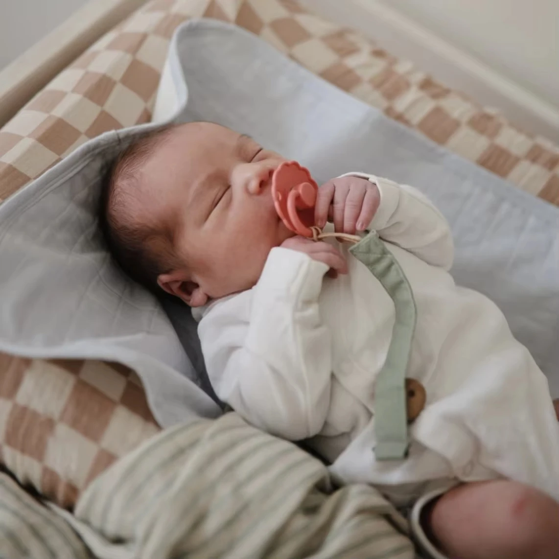 Waterproof Muslin Cotton Fashion and Stylish Baby Changing Pad Liner Washable Foldable Infant Urine Mat