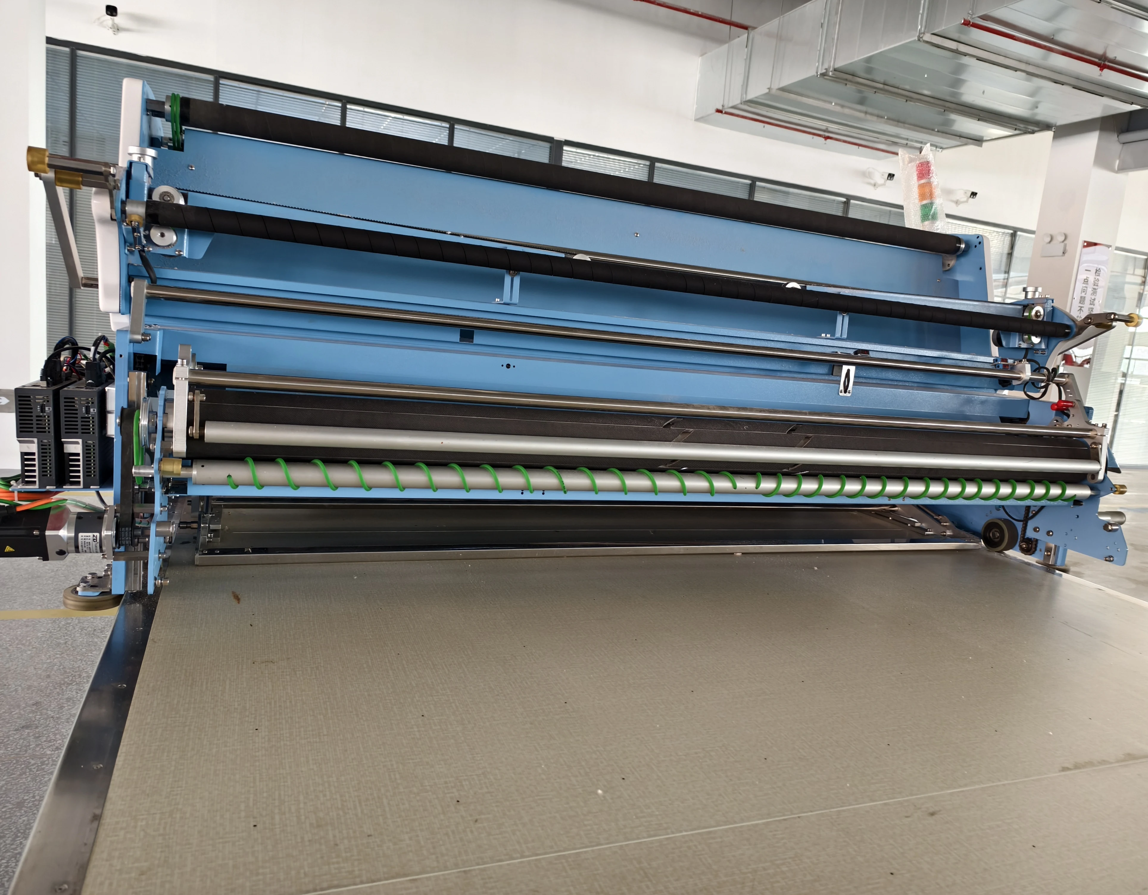 Practical,beautiful and high quality cutting table for fabric spreading table