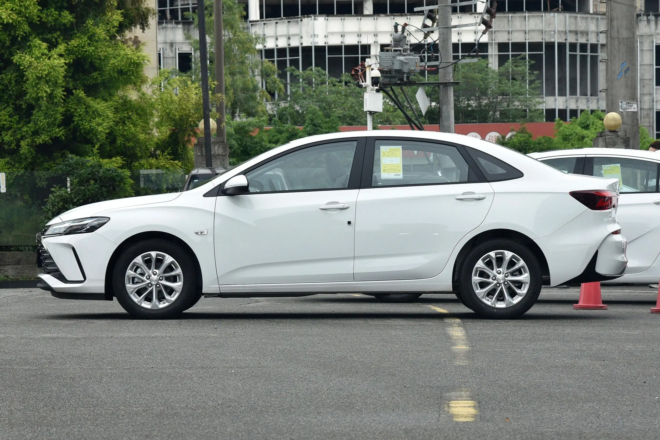 Бензиновый автомобиль Chevrolet Cruze Turbo 1 5 новый Monza 2023 Кобальт Captiva Aveo Sail Orlando Camaro Malibu