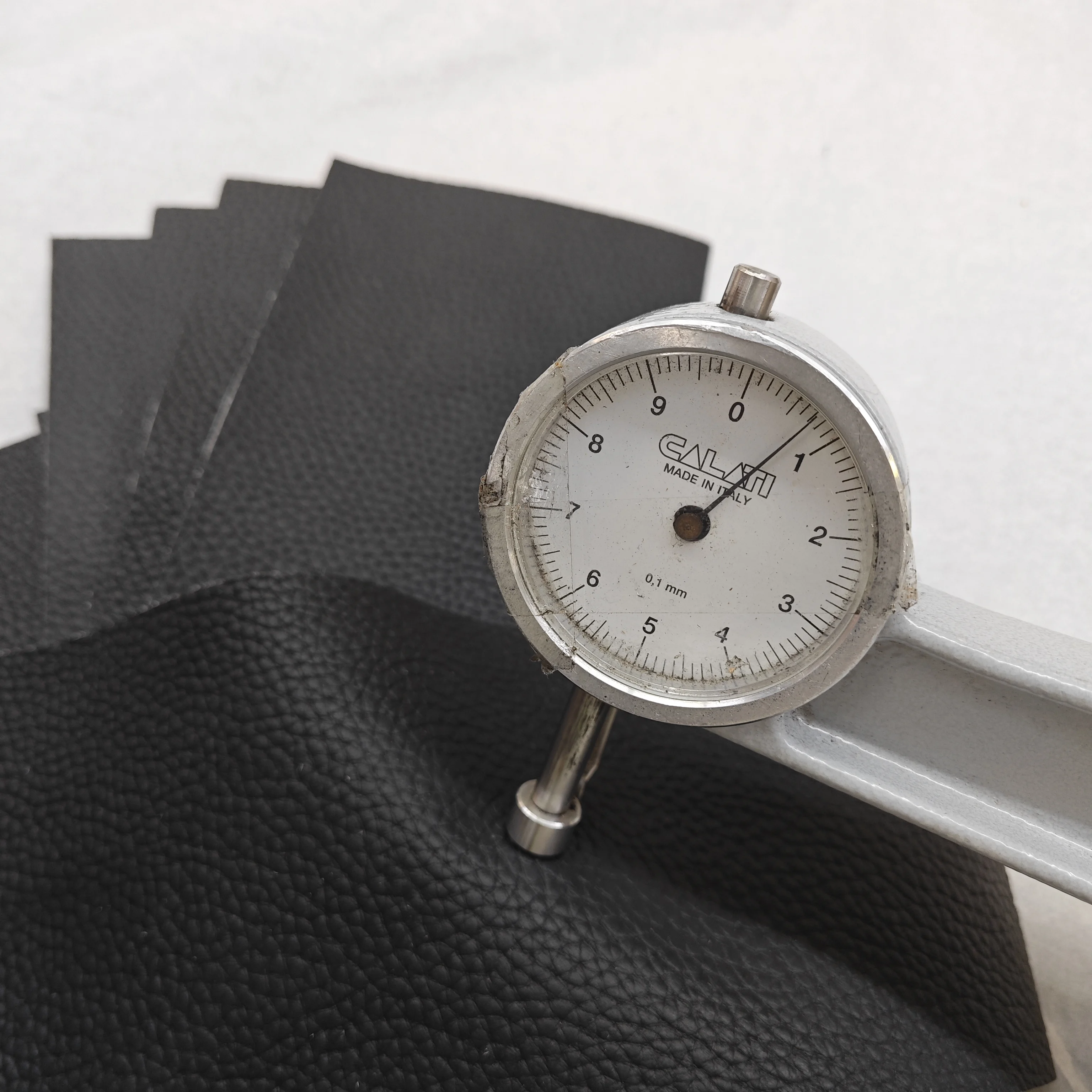 Lychee grain lizard embossed pattern pool cue leather real cowhide grip for billiard cue