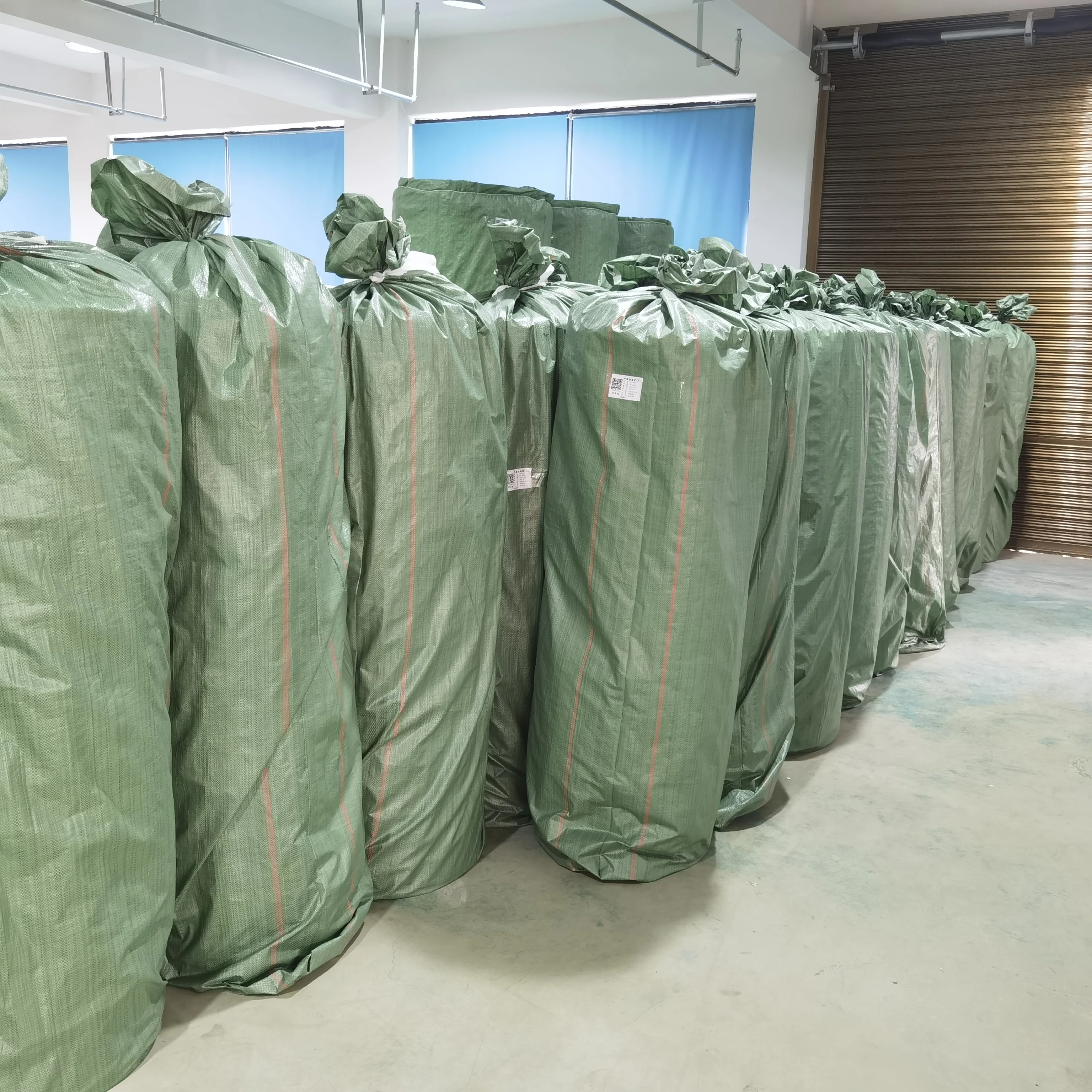 35-60GSM PET50N50 Spunlance Non woven Half Cross Mesh Spunlace Nonwoven  Fabric for Dry Wet Wipes