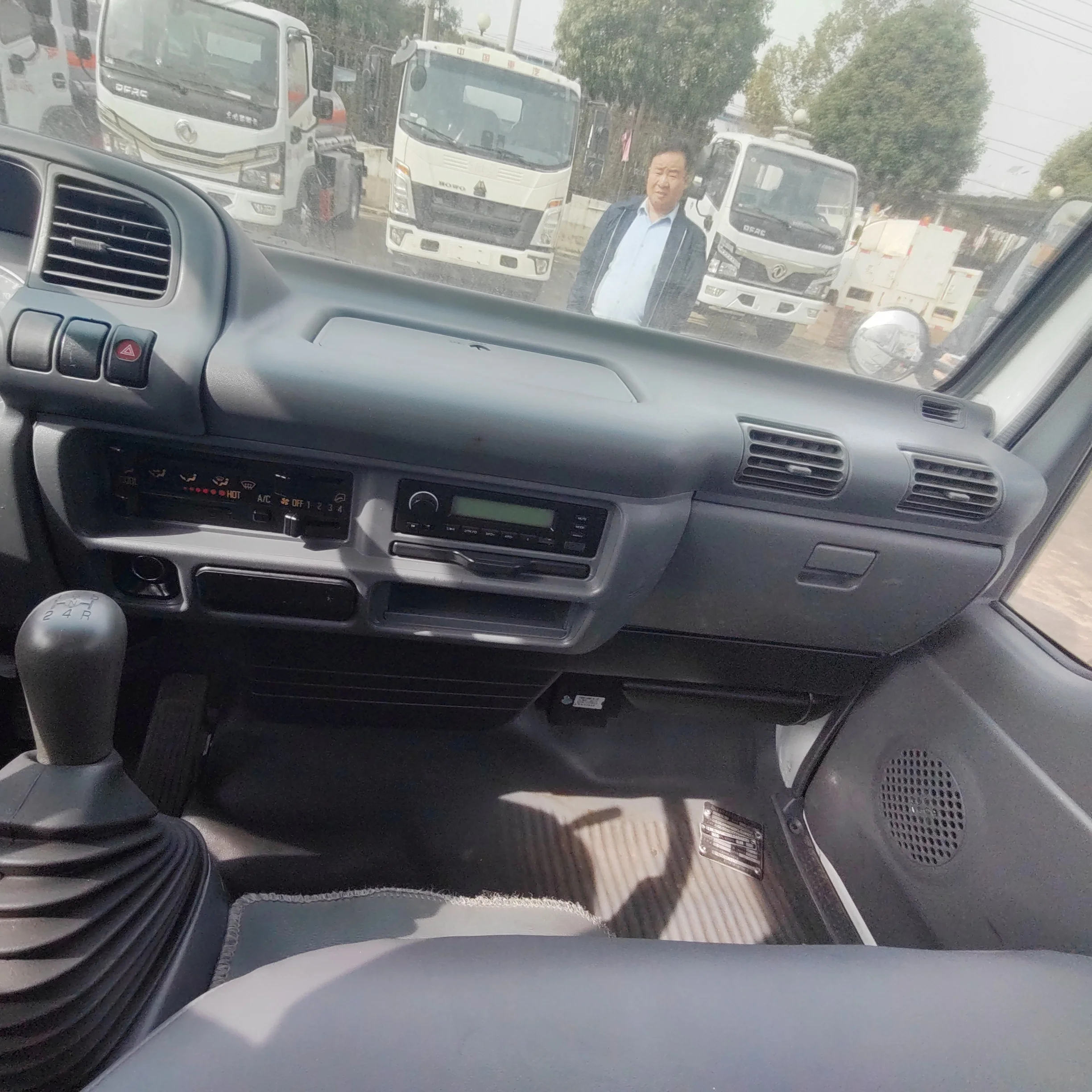 Грузовой автомобиль ISUZU 100P