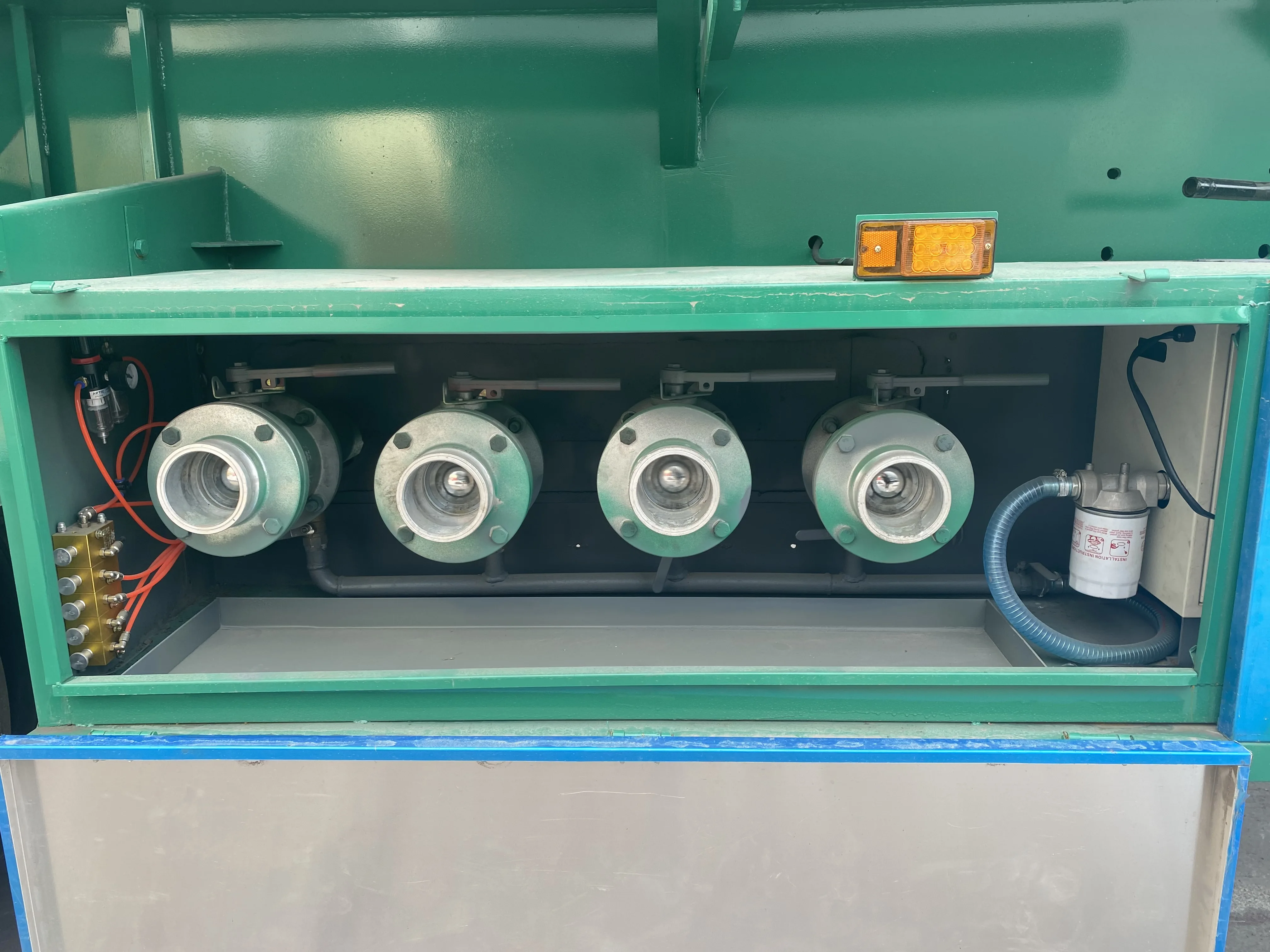 Cheap Price Stainless Steel Oil Fuel Tanker Tanks 60000l Semi Trailer for Sale