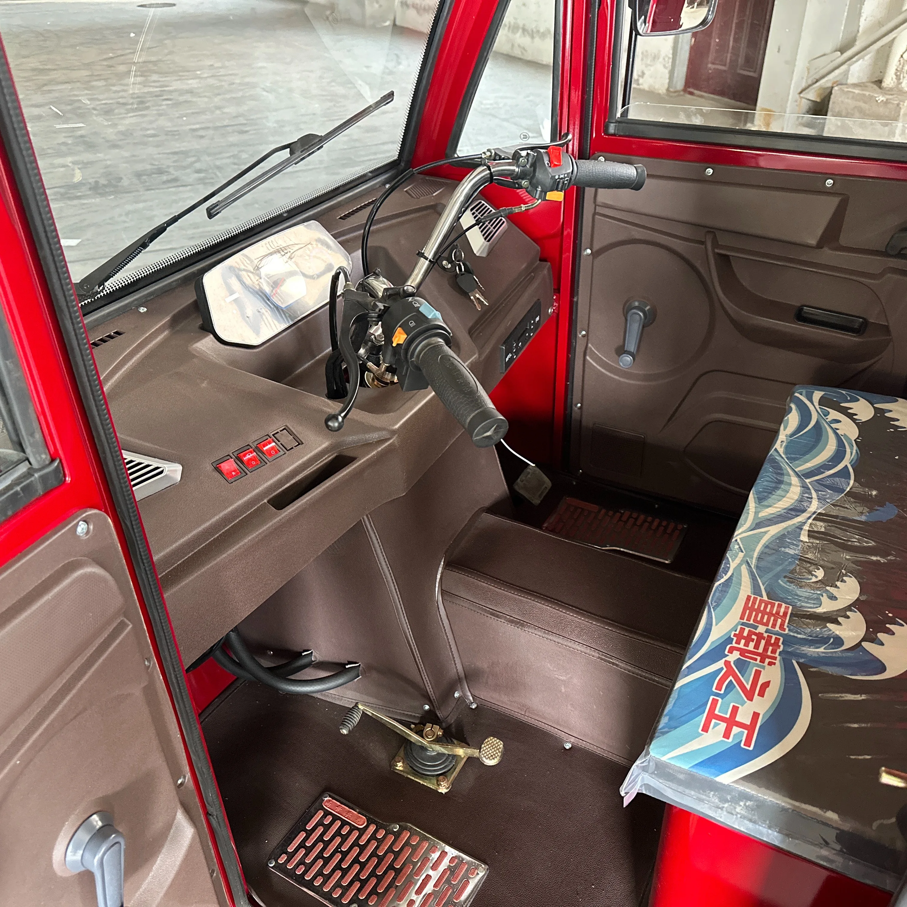 Трехколесный Реверсивный трехколесный мотоцикл с открытым