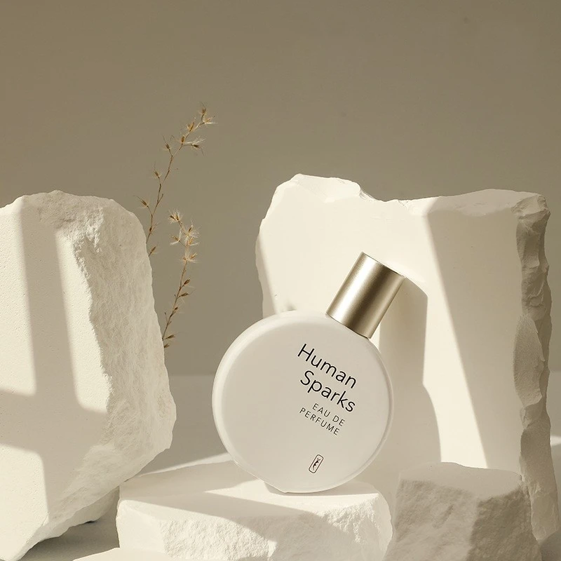 Wholesale 30ml 50ml 100ml custom color empty fragrance spray bottle perfume glass bottles