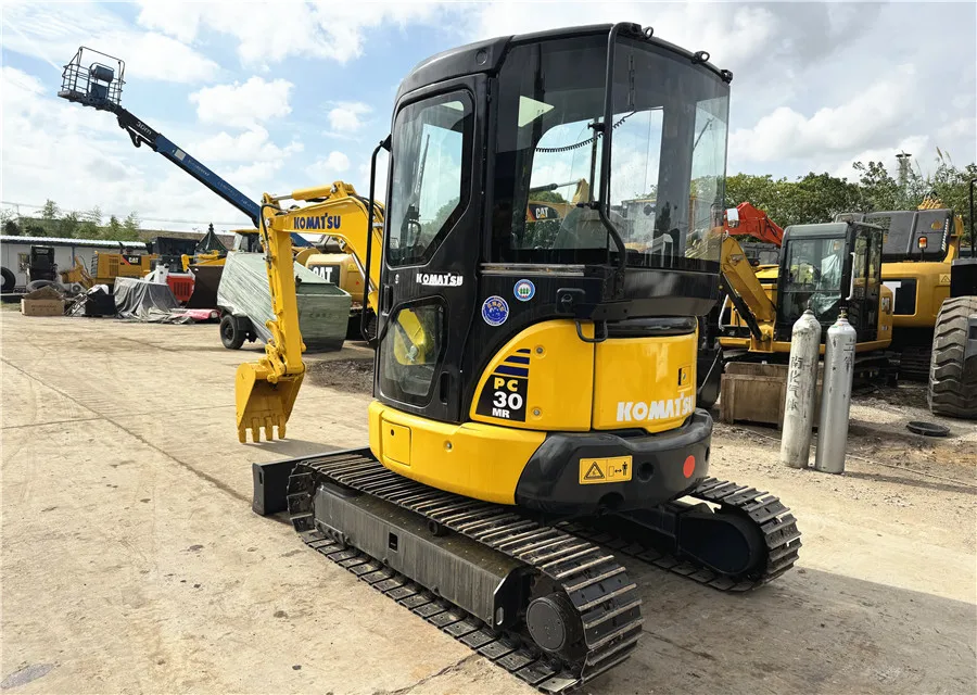 Used Komatsu PC30 Small Digger Mini Farm Machine Excavator PC35 PC55 For Sale
