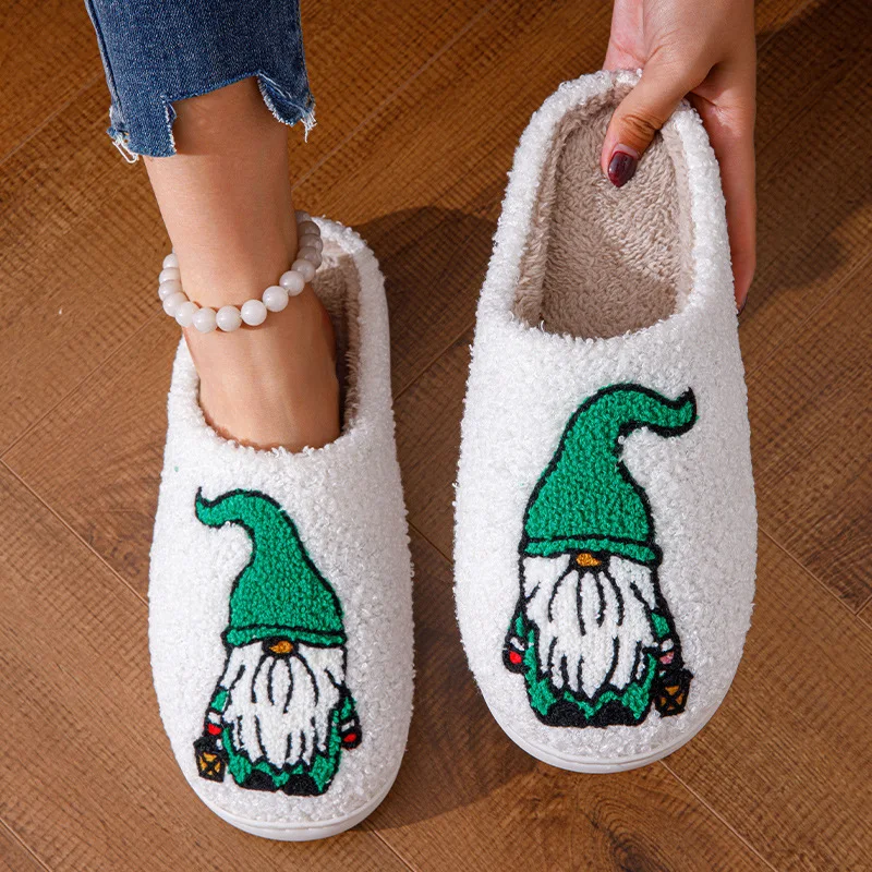 New arrival holiday slippers Warm and comfortable home slippers Halloween atmosphere plush slippers