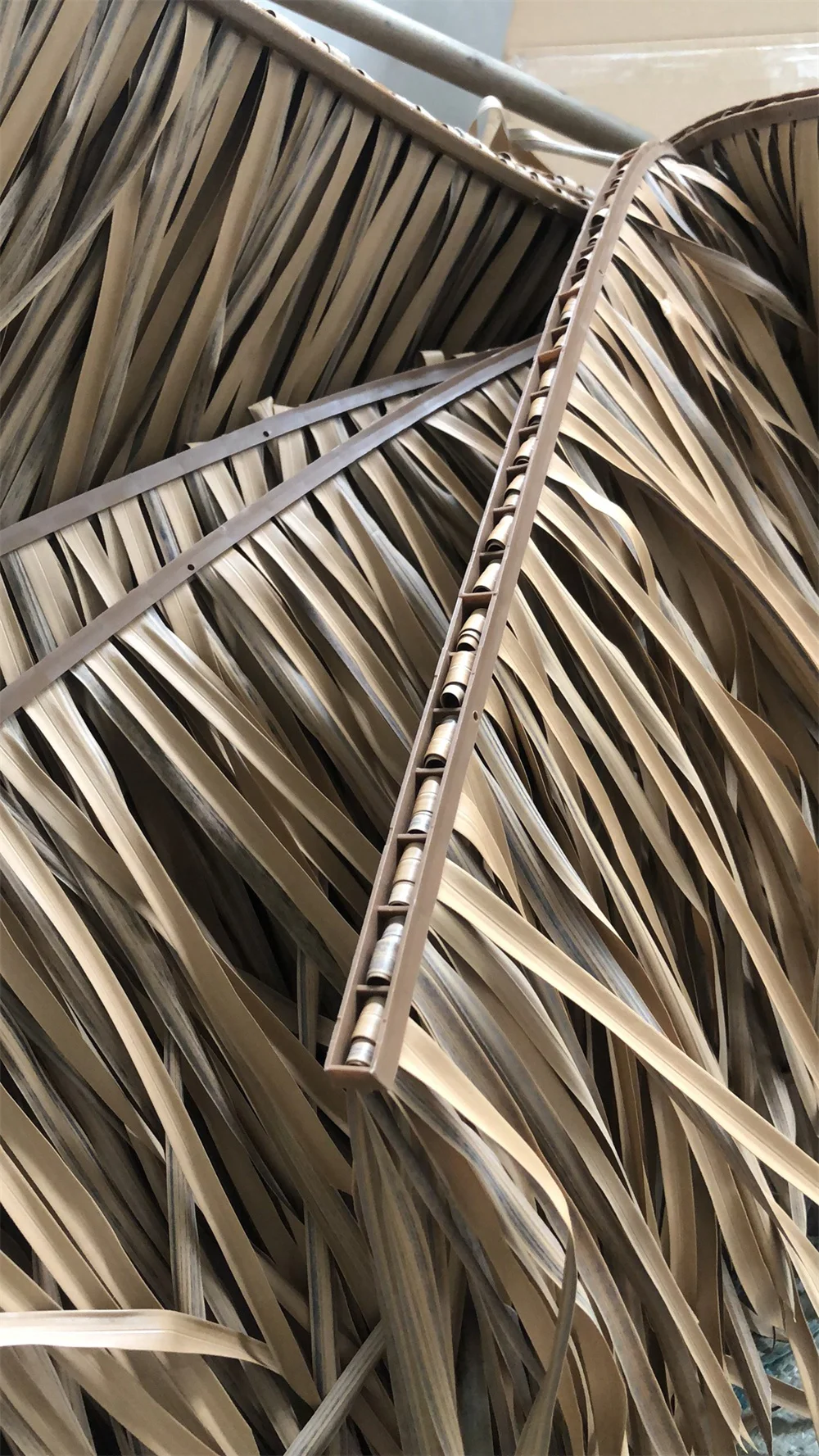 Factory Direct Synthetic Thatch Roof Tile for Tiki huts & Umbrella