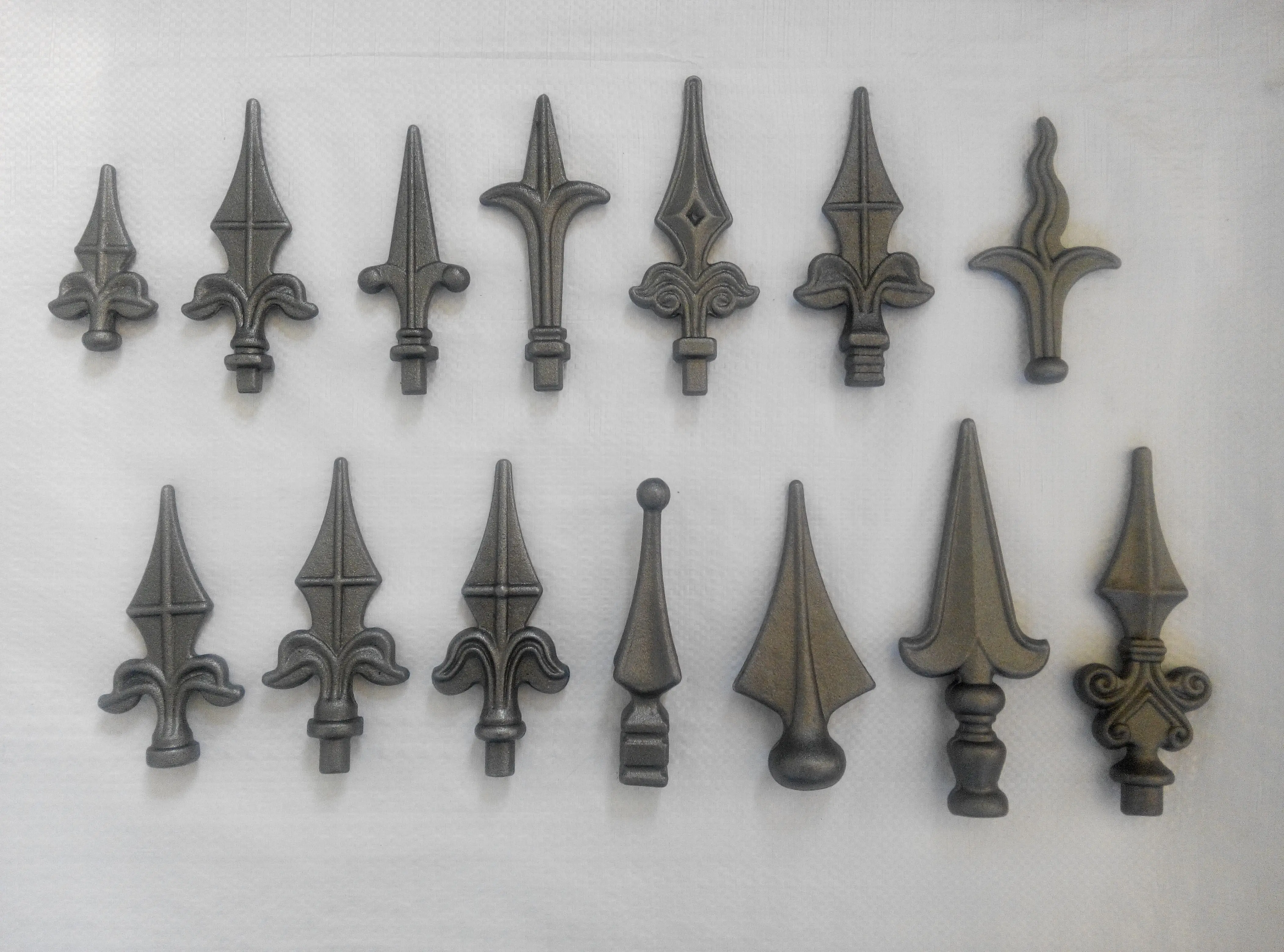 Hot Forged Iron Spears for Fence rail Ornamental post tops