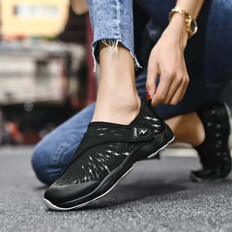 
Fast Dry Barefoot Beach Water Shoes Slip Mesh Fabric Breathable Aqua Shoes Low Cut Black pink River Ocean upstream shoes 