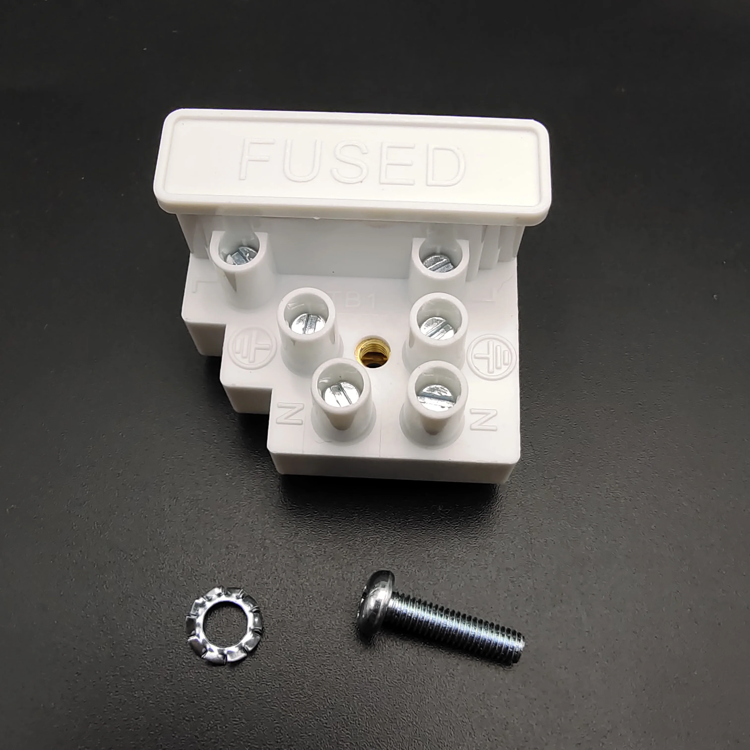 FTB 8 fuse terminal block with grounding plate Screwless  BS Fused Terminal  Wiring range 2.5 mm2 With BS-1362 ceramic fuse