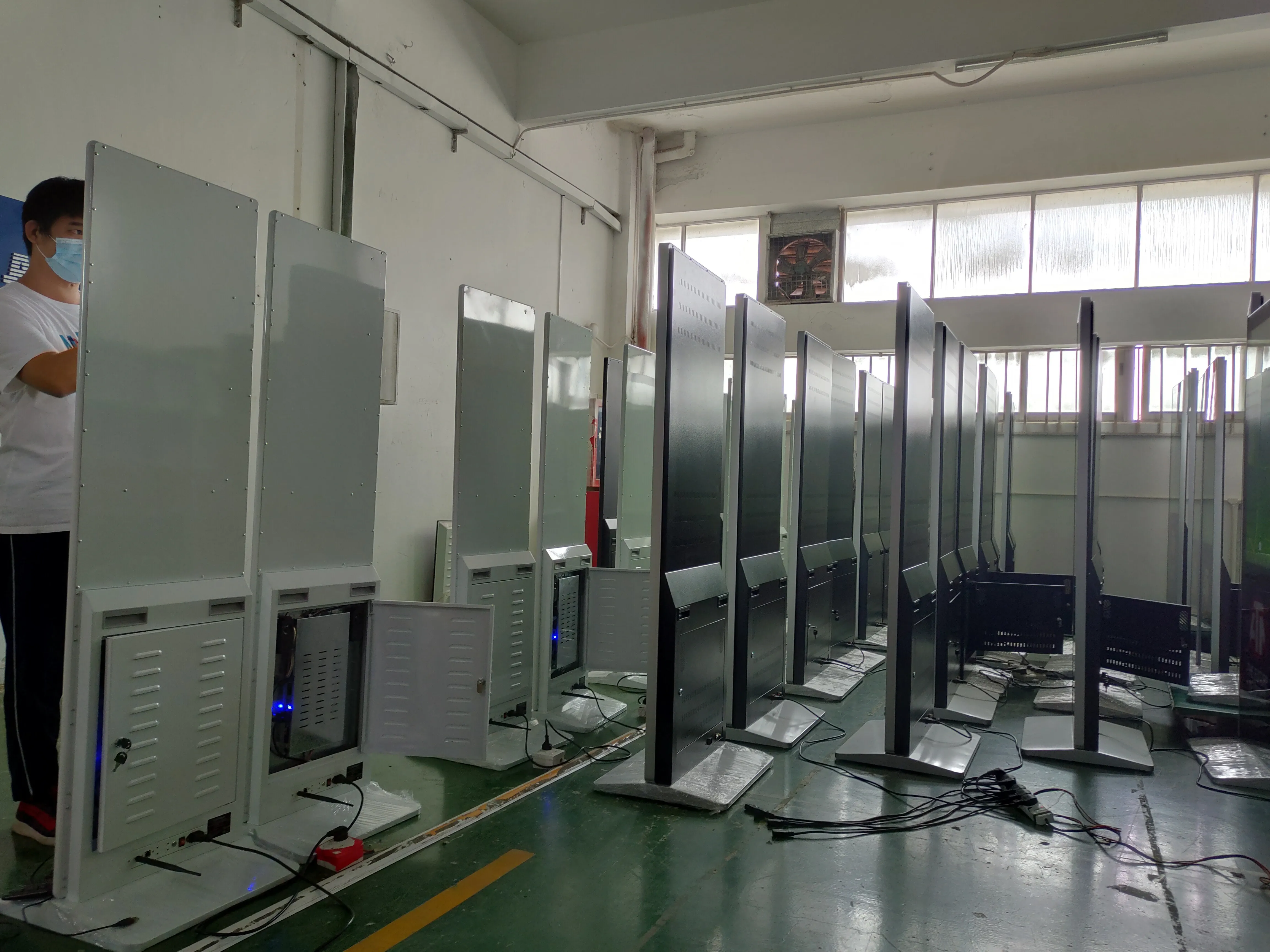 Multi Touch interactive advertising kiosks LCD screen android system indoor digital shop display tv for store 32-85 inches