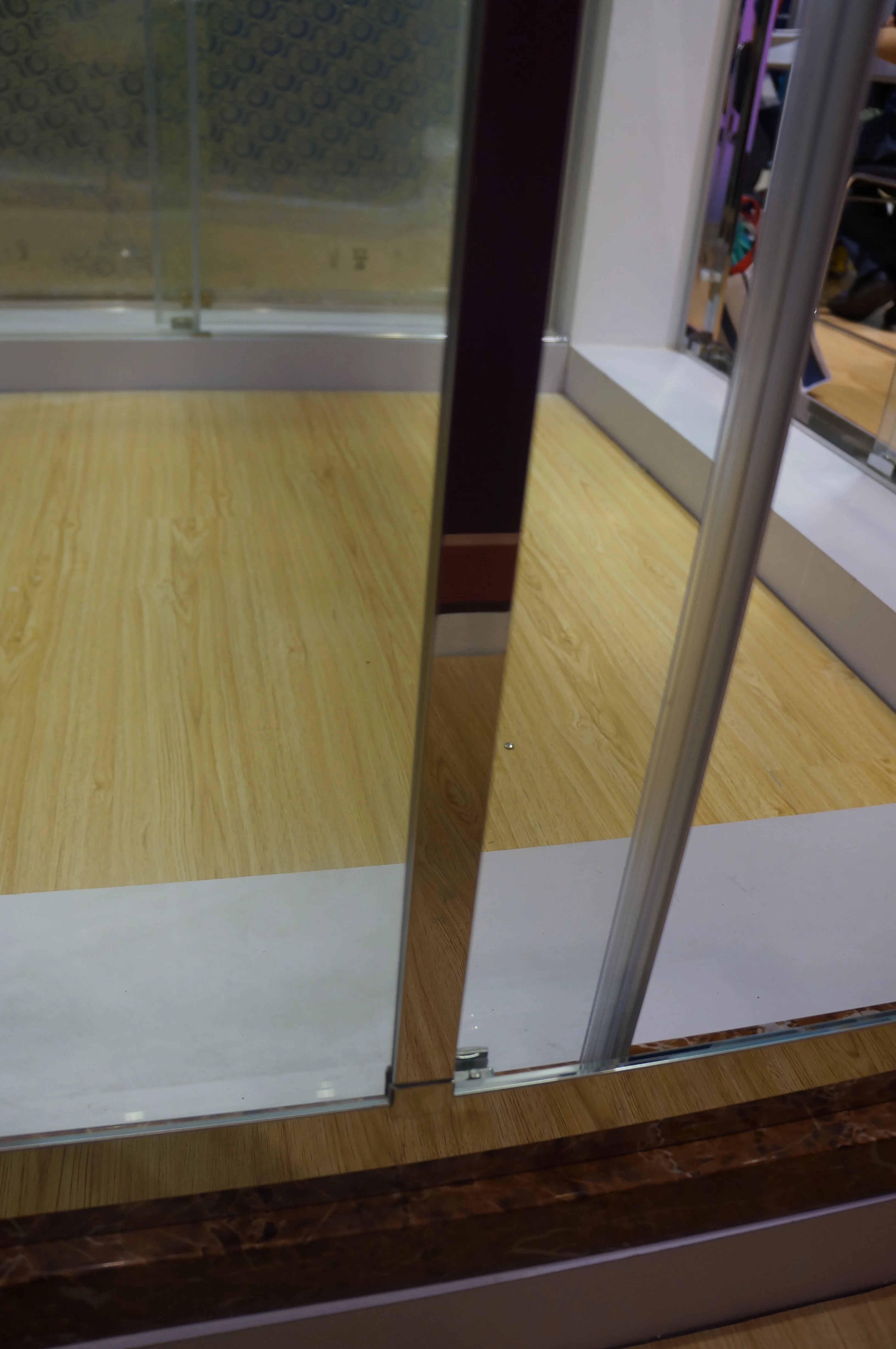 Modern Luxury Indoor Multifunctional Bathroom Design Shower Cabin Self Cleaning Glass Sliding Shower Cabin