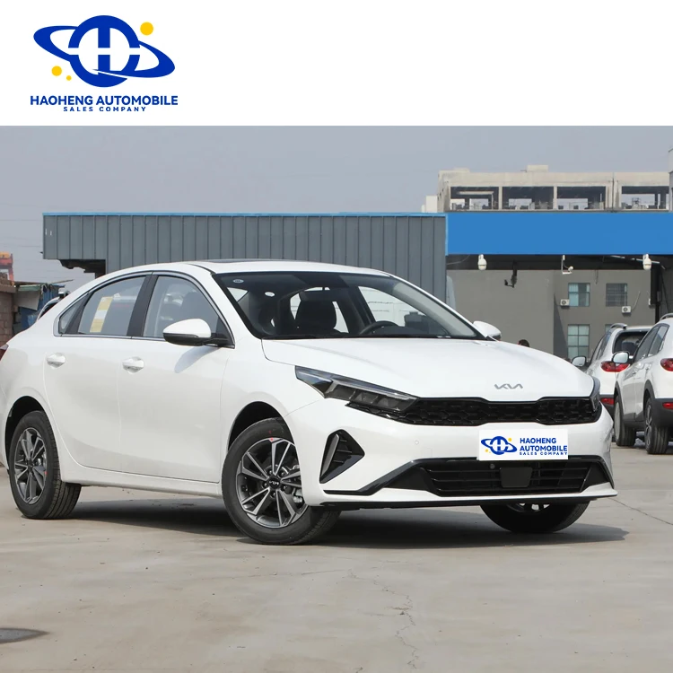 Новая распродажа Лидер продаж 2024 компактный бензиновый автомобиль KIA K3 4-дверный 5-местный седан с высокой скоростью Лучшая цена сделано в Китае на экспорт