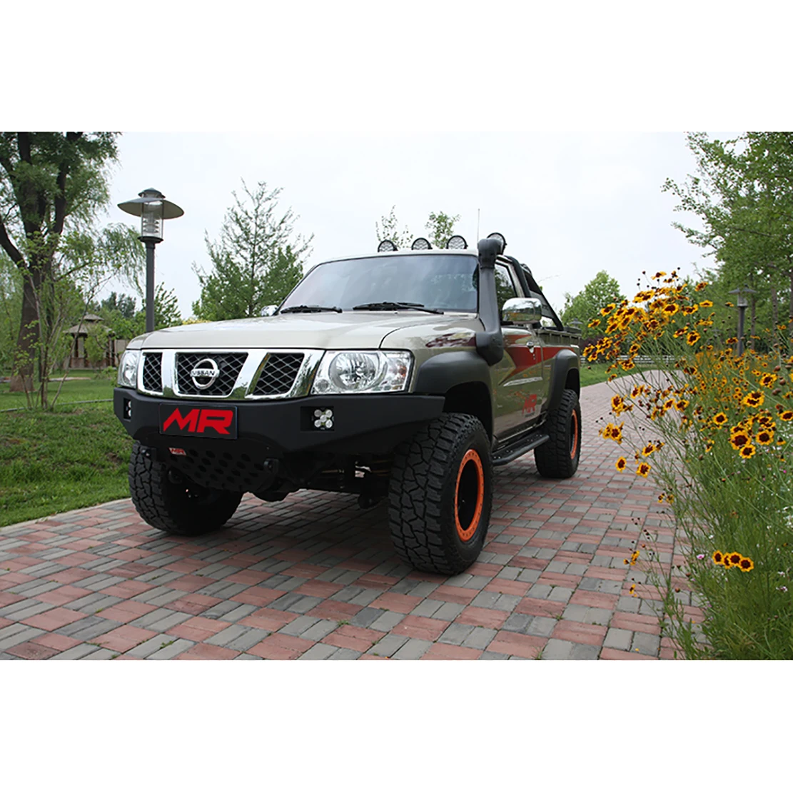  Новый стильный передний бампер для Nissan Y61